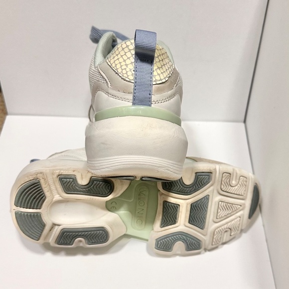 Vionic Aris Lace Up Arch Support Sneakers Size 8 - Picture 9 of 13